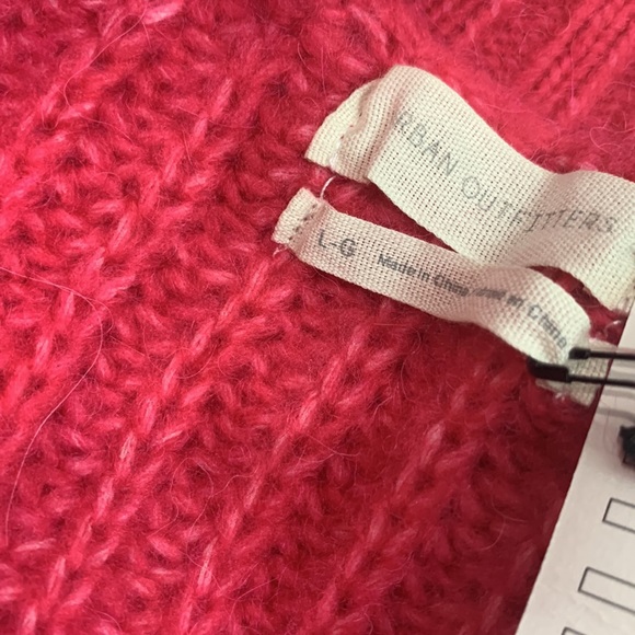 Urban Outfitters Pink V-Neck Crop Sweater - Picture 4 of 6